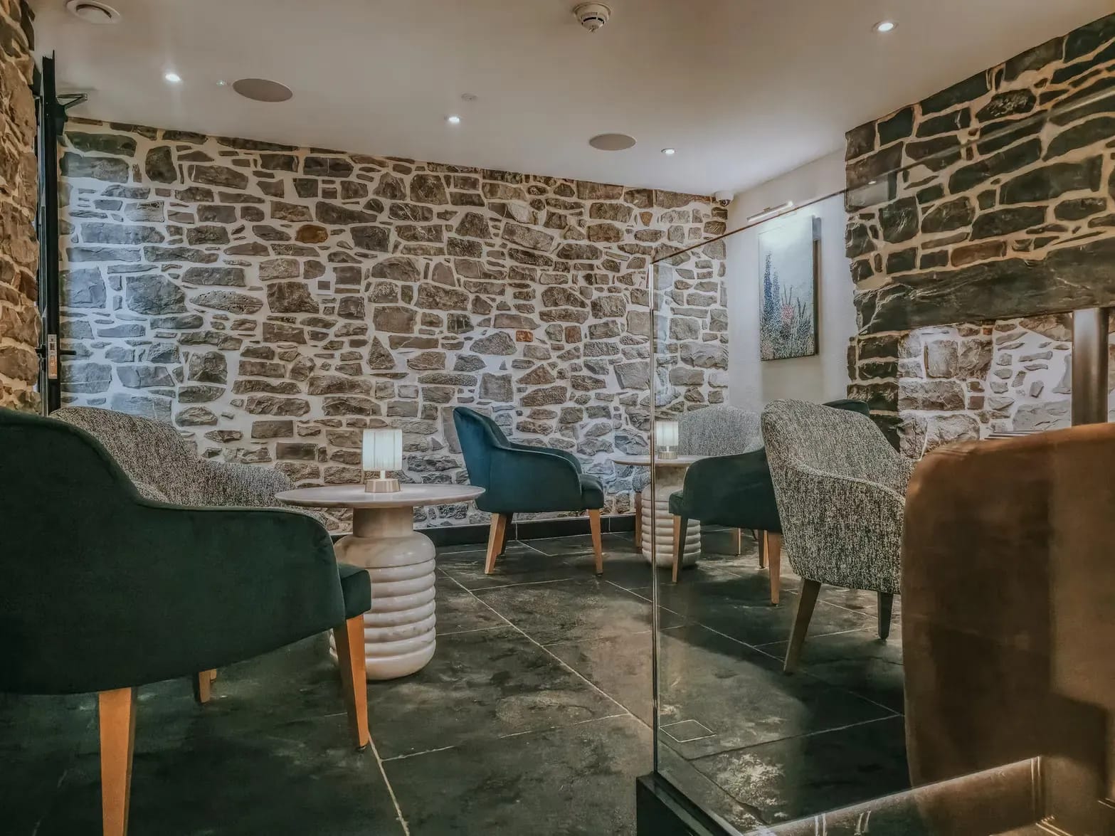 Charlotte’s Wine Bar